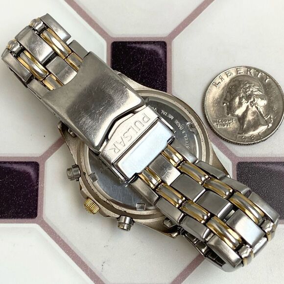 Vintage Pulsar by Seiko Two-Tone Three-Eye Men’s Unisex Chronograph Watch - Picture 17 of 17